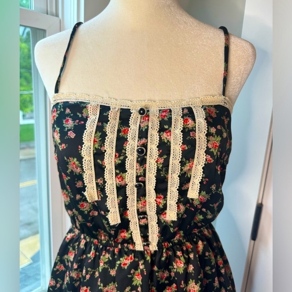 Lush Vintage looking Dress Black with Roses Size S - Picture 1 of 7